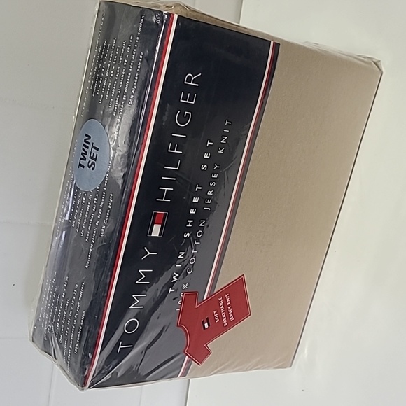 Tommy Hilfiger 100% Cotton Jersey Knit Twin Sheet Set Kids teens unisex grandma - Picture 2 of 9